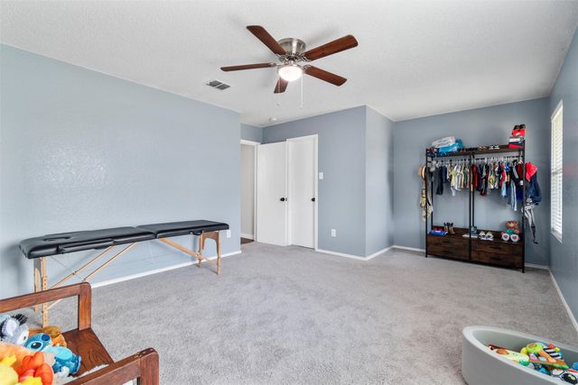 614 Pondview Drive, Cedar Hill, TX 75104