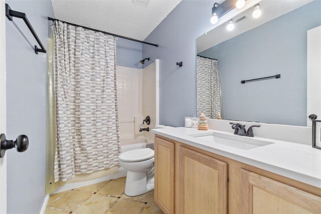 614 Pondview Drive, Cedar Hill, TX 75104