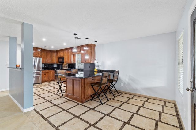 614 Pondview Drive, Cedar Hill, TX 75104