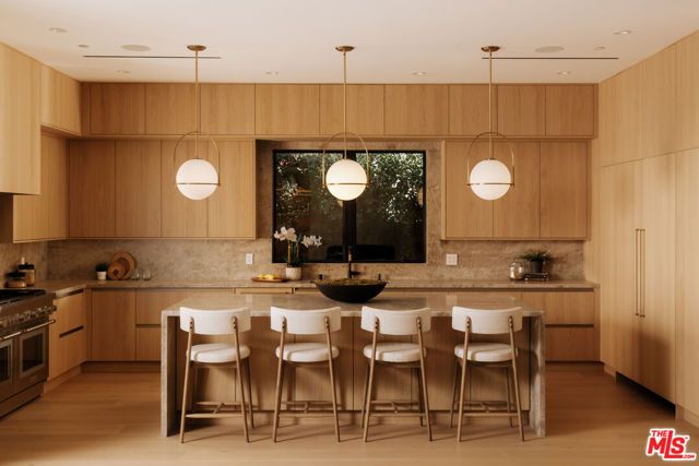 3621 Moore Street, Los Angeles, CA 90066