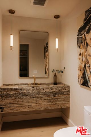 3621 Moore Street, Los Angeles, CA 90066