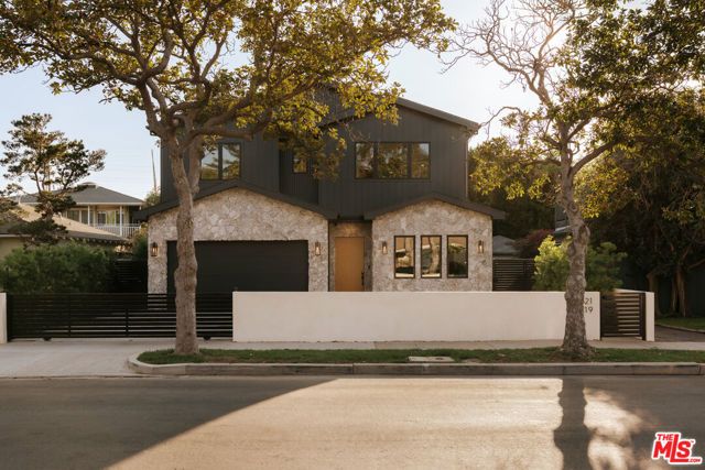 3621 Moore Street, Los Angeles, CA 90066