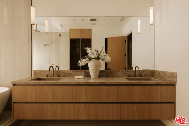 3621 Moore Street, Los Angeles, CA 90066
