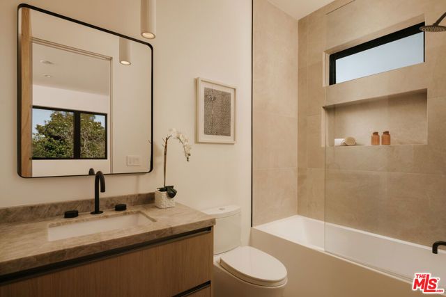 3621 Moore Street, Los Angeles, CA 90066