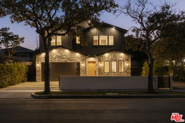 3621 Moore Street, Los Angeles, CA 90066