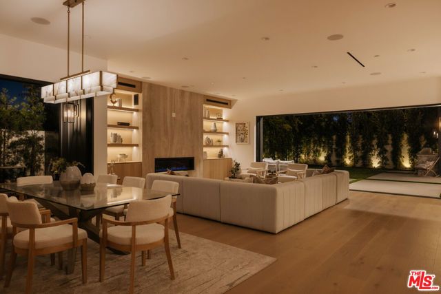 3621 Moore Street, Los Angeles, CA 90066