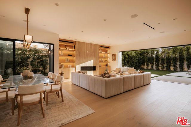 3621 Moore Street, Los Angeles, CA 90066