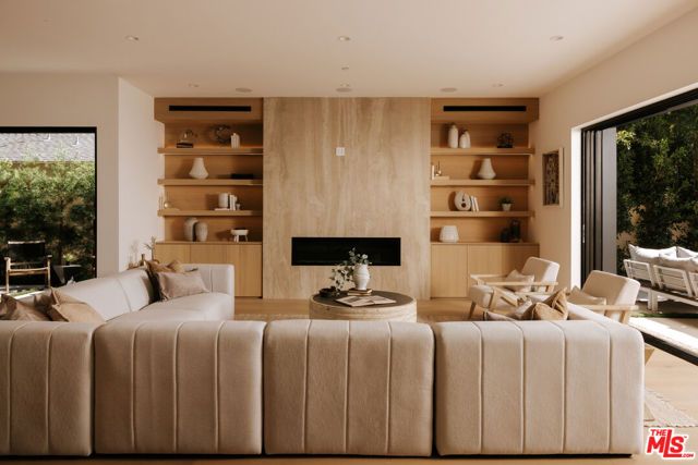 3621 Moore Street, Los Angeles, CA 90066