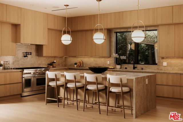 3621 Moore Street, Los Angeles, CA 90066
