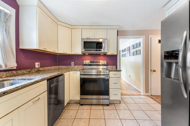 97 Muchado Drive, Barrington, NH 03825