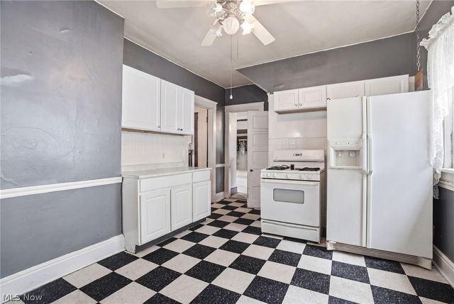 1221 Florencedale Avenue, Youngstown, OH 44505