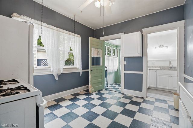1221 Florencedale Avenue, Youngstown, OH 44505