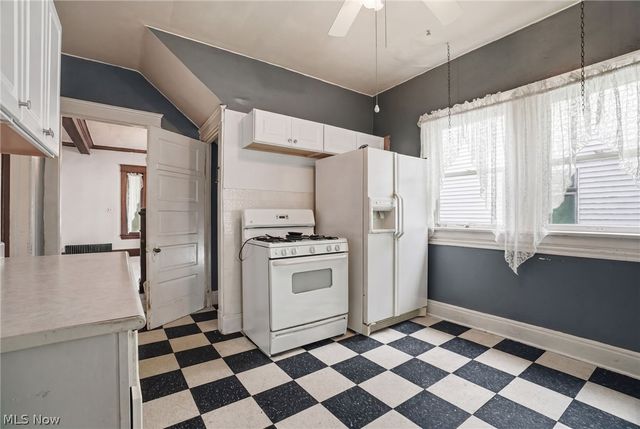 1221 Florencedale Avenue, Youngstown, OH 44505