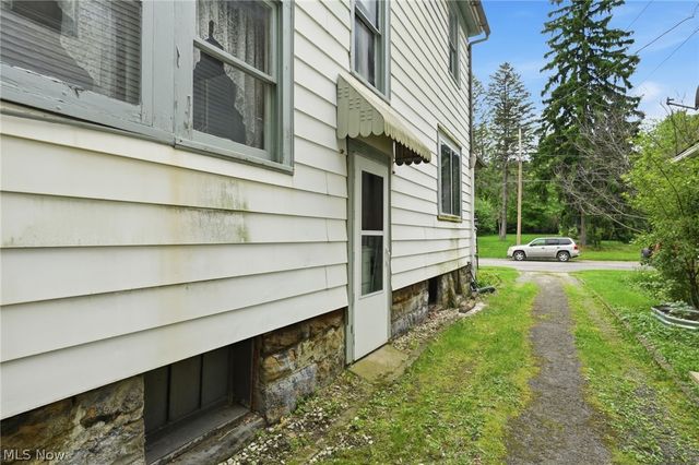 1221 Florencedale Avenue, Youngstown, OH 44505