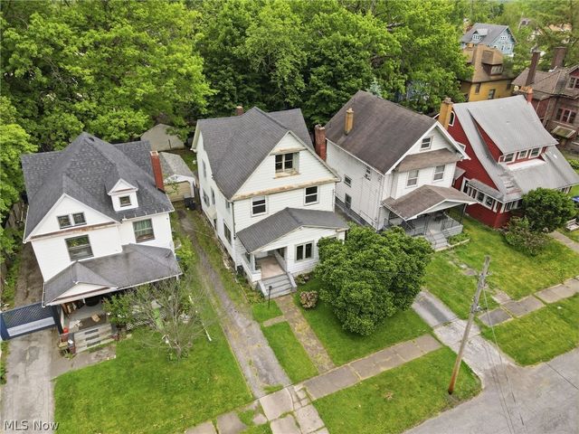 1221 Florencedale Avenue, Youngstown, OH 44505
