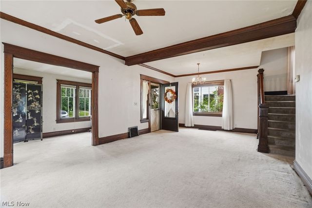 1221 Florencedale Avenue, Youngstown, OH 44505