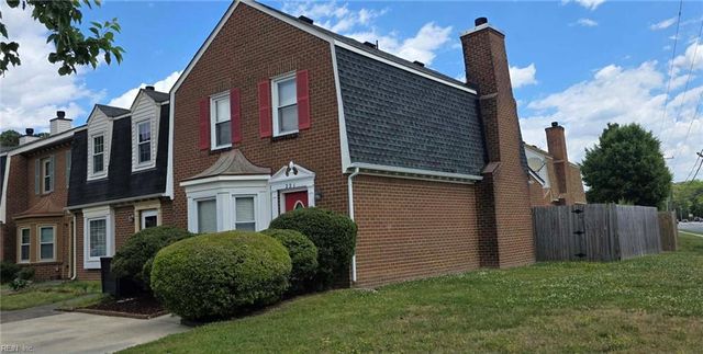 221 Cedar Creek TER, Chesapeake, VA 23322