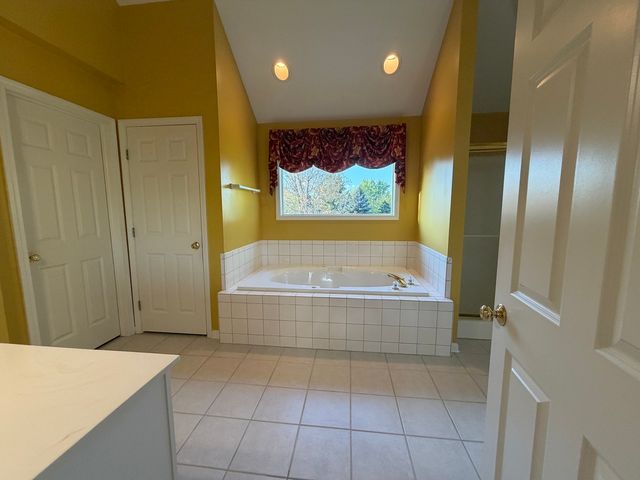 15n805 Pheasant Field Lane, Hampshire, IL 60140