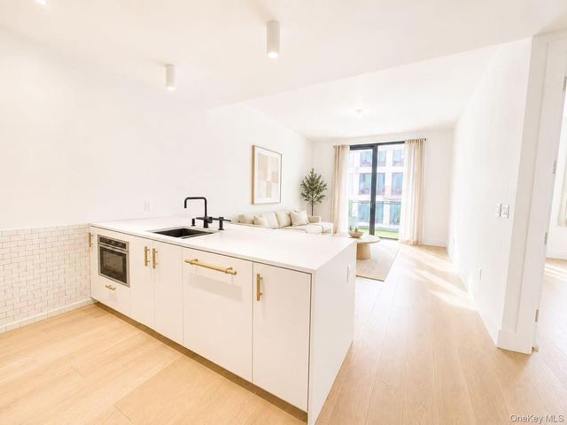 2218 Jackson Avenue 1006, Long Island City, NY 11101