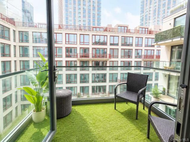 2218 Jackson Avenue 1006, Long Island City, NY 11101