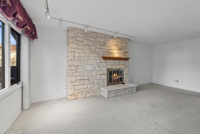 998 Lake Country COURT, Oconomowoc, WI 53066