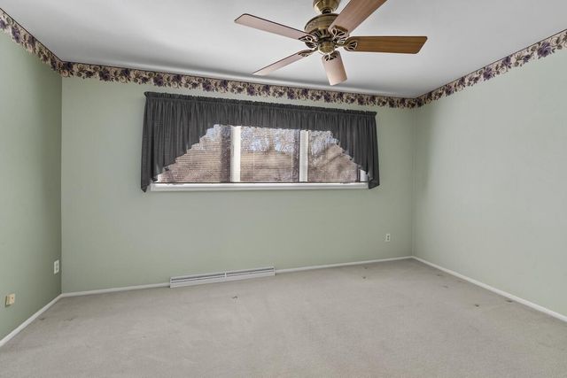 998 Lake Country COURT, Oconomowoc, WI 53066