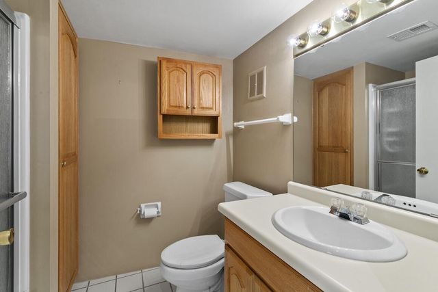 998 Lake Country COURT, Oconomowoc, WI 53066