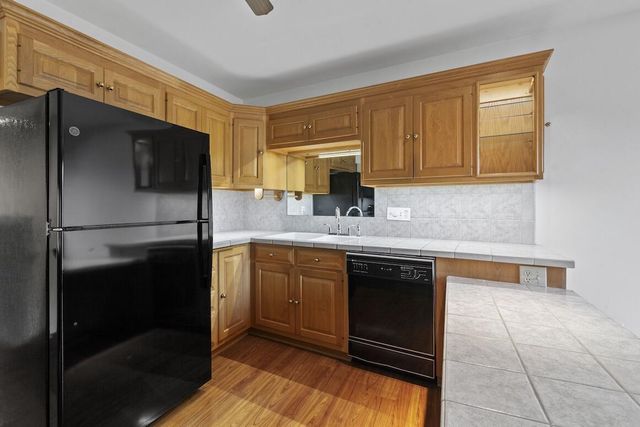 998 Lake Country COURT, Oconomowoc, WI 53066