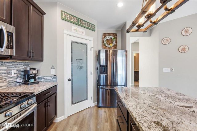 4941 E Rooster Circle, Wasilla, AK 99654