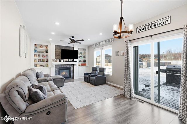 4941 E Rooster Circle, Wasilla, AK 99654