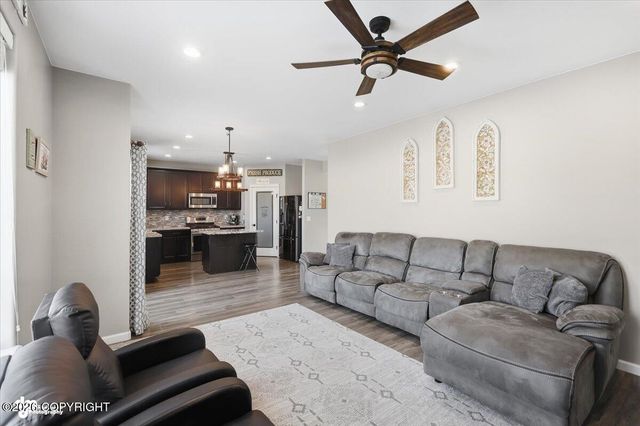 4941 E Rooster Circle, Wasilla, AK 99654