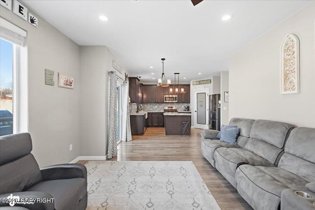 4941 E Rooster Circle, Wasilla, AK 99654