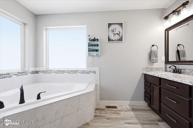 4941 E Rooster Circle, Wasilla, AK 99654