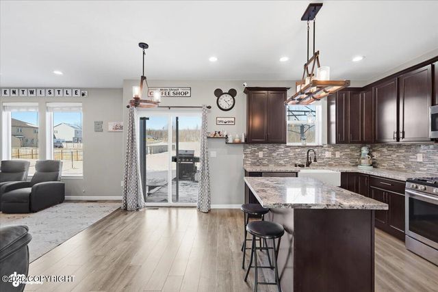 4941 E Rooster Circle, Wasilla, AK 99654