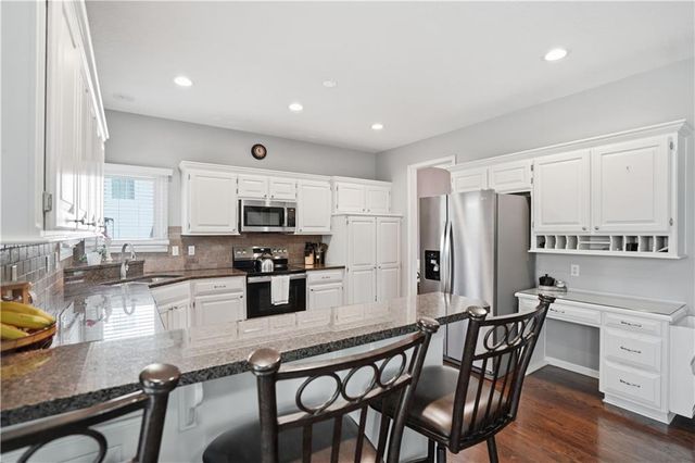 15204 OUTLOOK Street, Overland Park, KS 66223