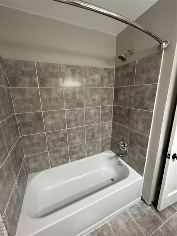 2224 Guthrie Avenue, Royal Oak, MI 48067