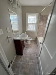 2224 Guthrie Avenue, Royal Oak, MI 48067