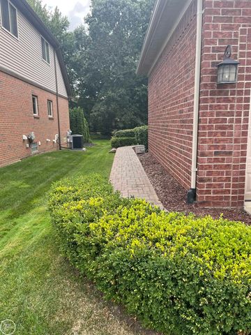 17630 Eider Drive, Clinton Twp, MI 48038