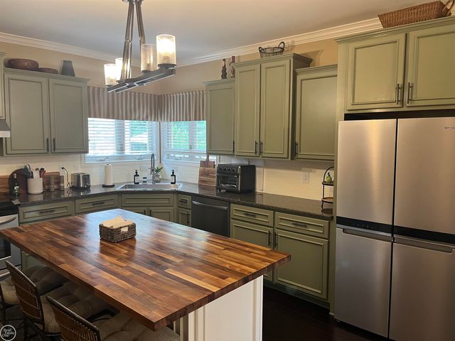 17630 Eider Drive, Clinton Twp, MI 48038