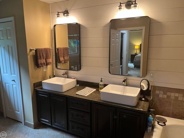 17630 Eider Drive, Clinton Twp, MI 48038