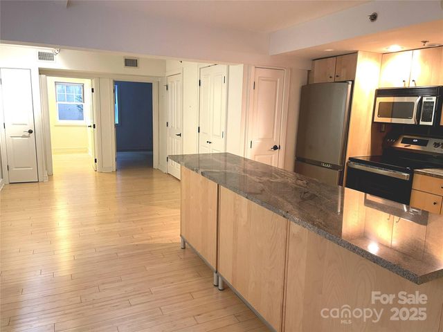 37 Hiawassee Street W106, Asheville, NC 28801