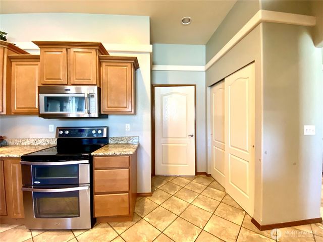 9500 SE Castlewood Drive, Moses Lake, WA 98837