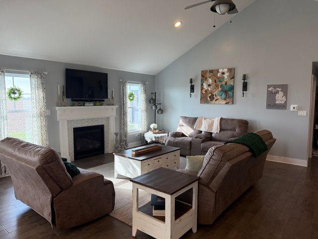 735 Peacock Place, Manteno, IL 60950