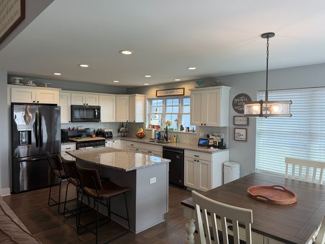 735 Peacock Place, Manteno, IL 60950