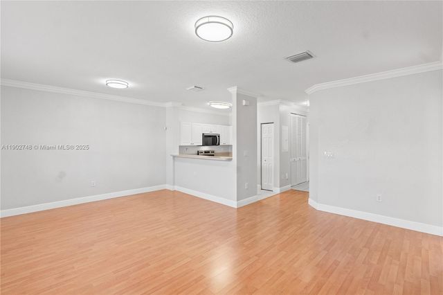 1398 NE 33rd Ave 201-25, Homestead, FL 33033