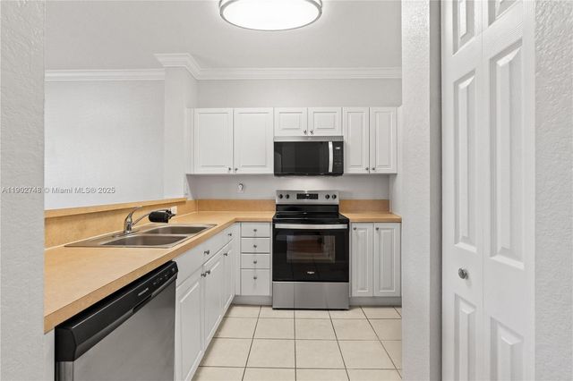 1398 NE 33rd Ave 201-25, Homestead, FL 33033