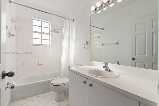 1398 NE 33rd Ave 201-25, Homestead, FL 33033