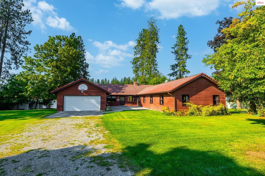 8967 W Driftwood Dr, Coeur d'Alene, ID 83814 photo 3