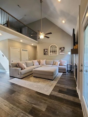 1308 Sussex Dr, Clarksville, TN 37042
