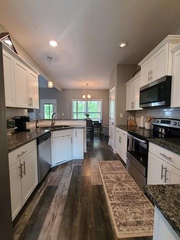 1308 Sussex Dr, Clarksville, TN 37042